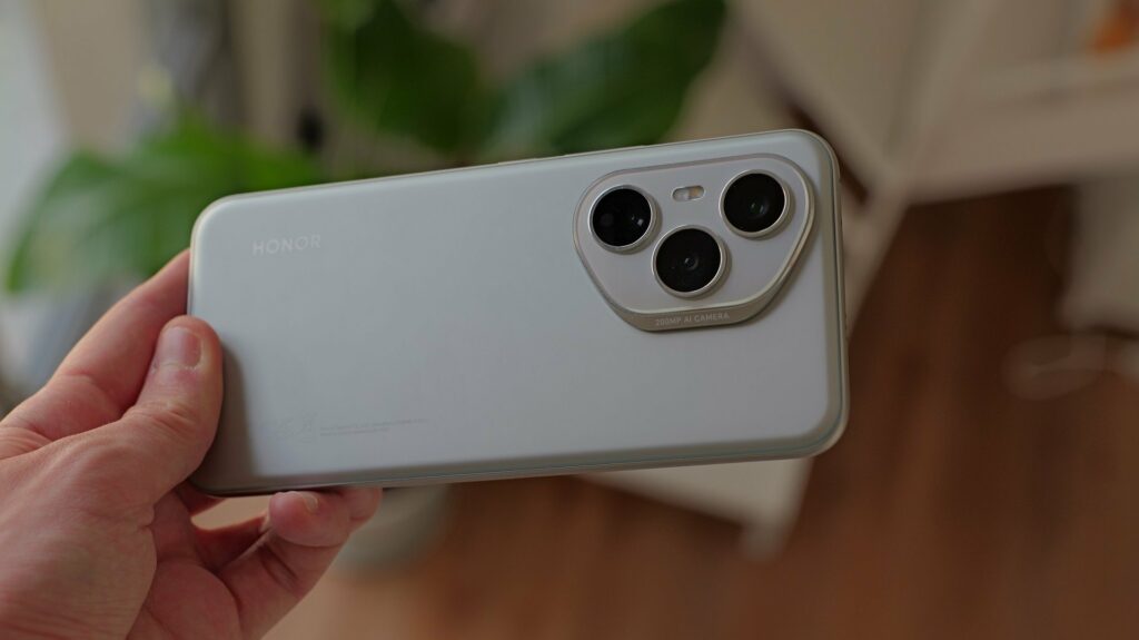 RECENSIONE Honor 400 Pro: AI CON EFFETTO WOW MA SI PAGHERÀ | Video