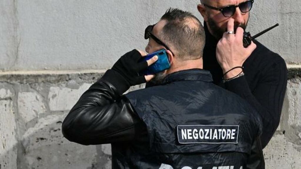 Vita da Negoziatori, Così I Super Poliziotti Conincono I Criminali a Rilasciare Gli Ostaggi
