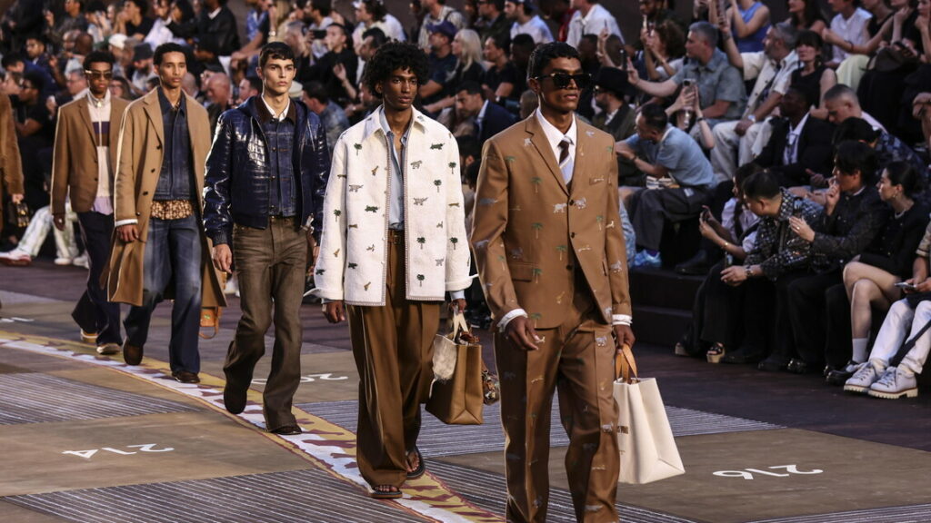 A Parigi l'uomo Vuitton tra viaggi in India e eleganza dandy - Moda