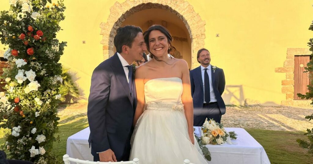 Anche i giornalisti hanno un cuore, auguri ai colleghi Martina Castigliani e Giuseppe Pipitone oggi sposi Anche i giornalisti hanno un cuore, auguri ai colleghi Martina Castigliani e Giuseppe Pipitone oggi sposi
