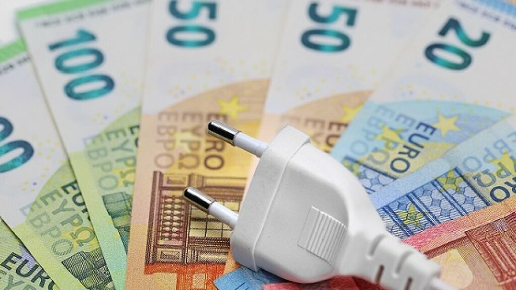Arriva lo sconto di 200 euro, le bollette diventano chiare - Notizie