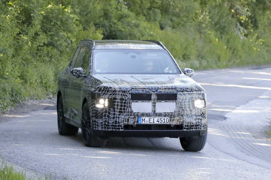 BMW X7 2028: la nuova generazione si mostra in anteprima, ma niente V8 in Europa... [Foto Spia] - News