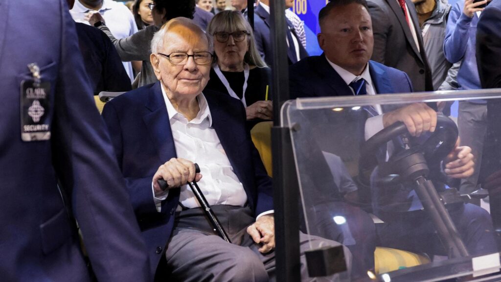 Buffett dona 6 miliardi di dollari in beneficenza. E “perde” un posto nella classifica dei paperoni Buffett dona 6 miliardi di dollari in beneficenza. E “perde” un posto nella classifica dei paperoni