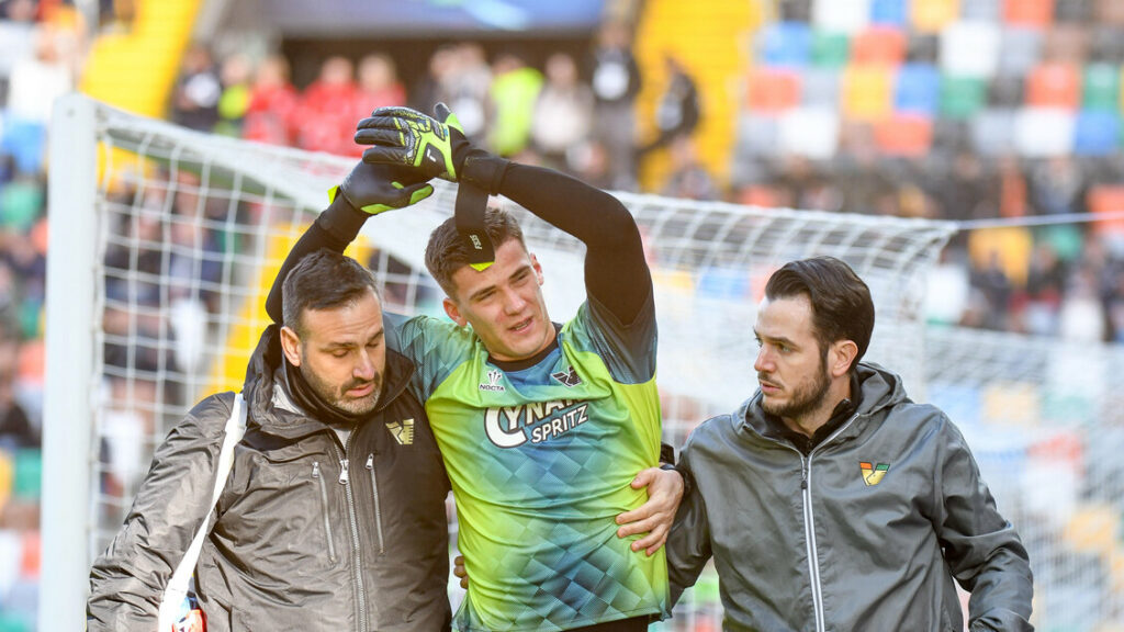 Calcio: Stankovic al Venezia dall'Inter a titolo definitivo - Calcio