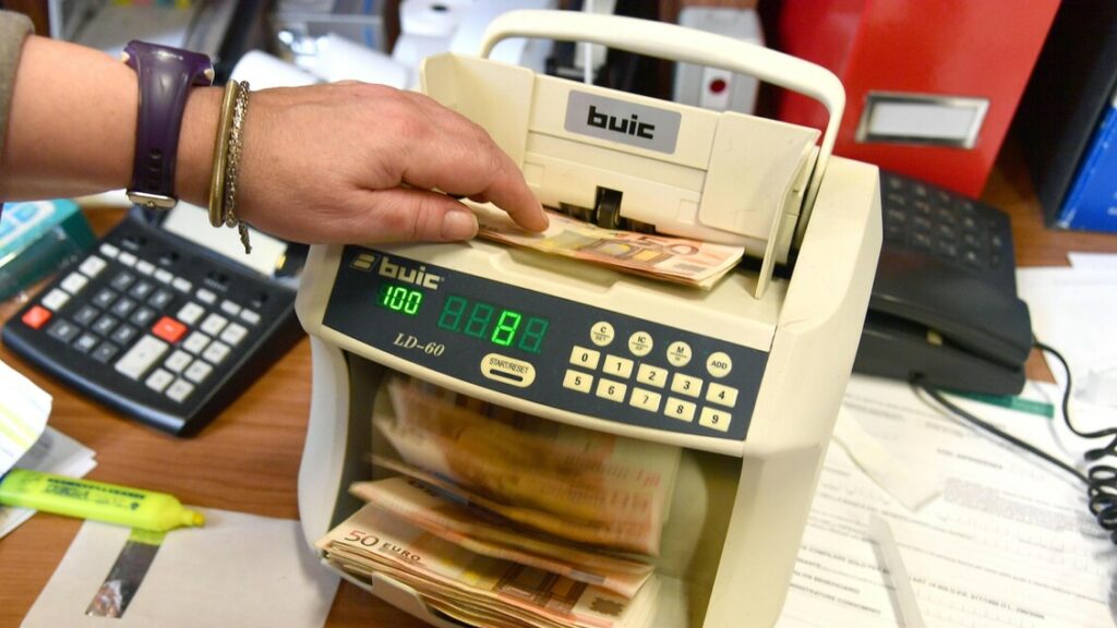 Con il taglio dei tassi le banche accelerano sulle commissioni – Notizie Con il taglio dei tassi le banche accelerano sulle commissioni - Notizie