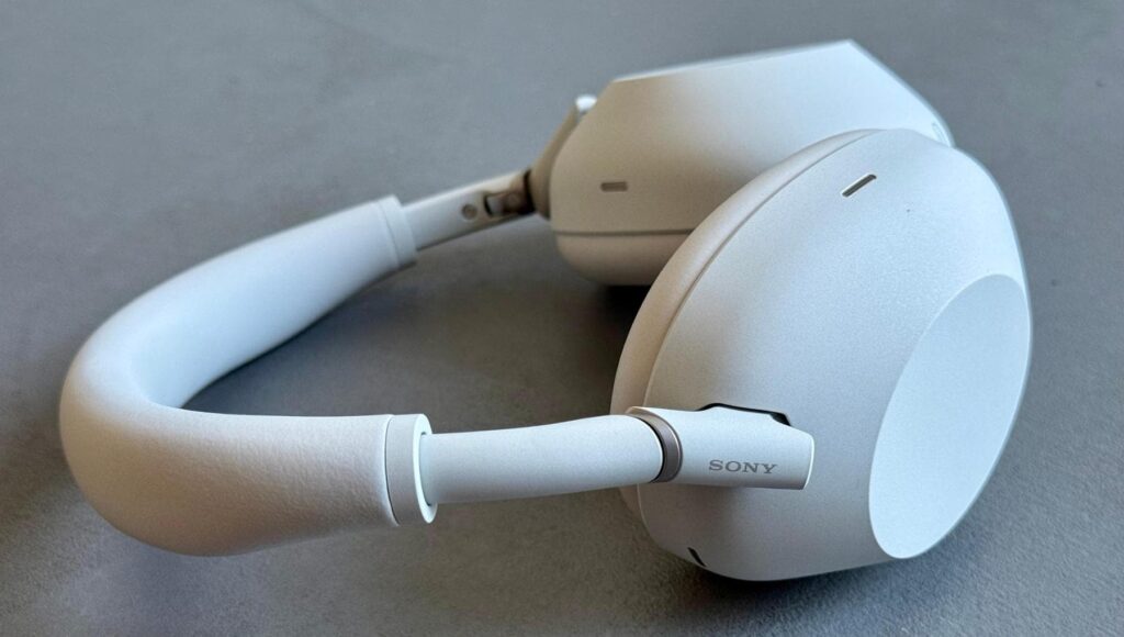 Con le Wh-1000xm6, Sony Segna un Nuovo Standard di Riferimento per Le Cuffie Bluetooth Con le Wh-1000xm6, Sony Segna un Nuovo Standard di Riferimento per Le Cuffie Bluetooth