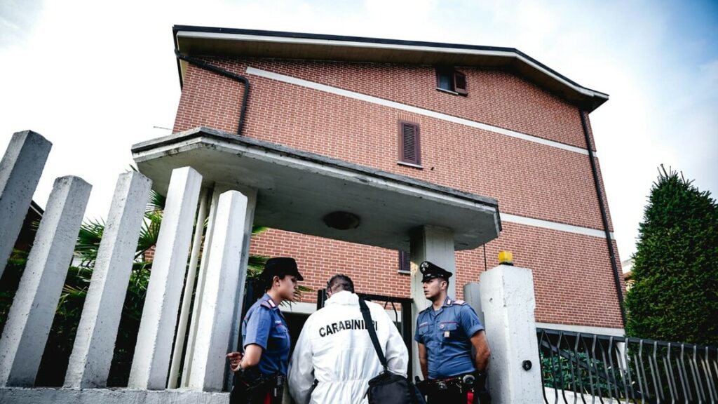 Donna morta in casa nel Torinese, ipotesi femminicidio: il marito si è ucciso in un lago - Notizie