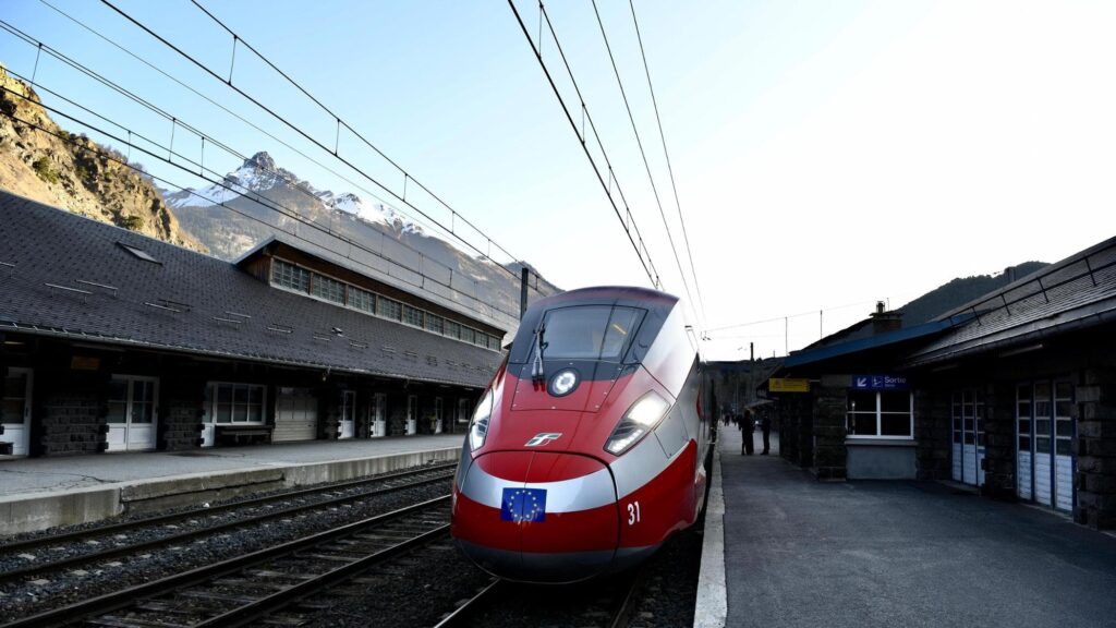 Ferrovie apre ai privati: “Frecce fino a Londra sarà la metro europea” Ferrovie apre ai privati: “Frecce fino a Londra sarà la metro europea”
