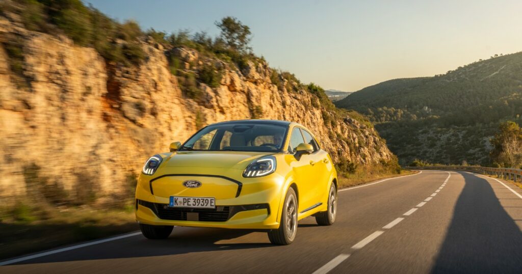 Ford Puma Gen-E, il crossover si reinventa. Design e piacere di guida con la scossa