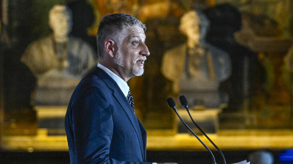 Giuli, interveniamo con decisione su finanziamenti cinema - Cinema