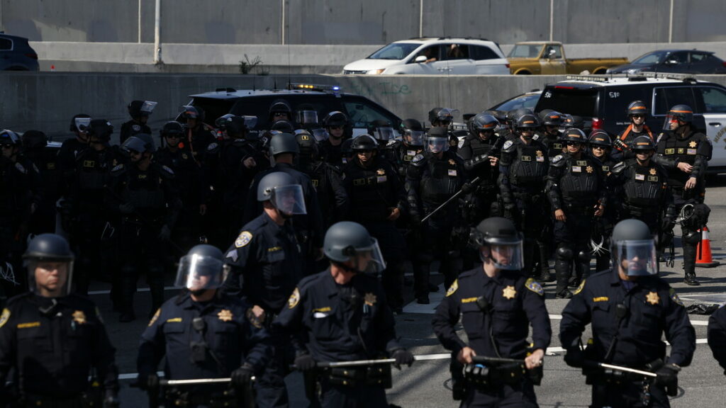 'I Marines in strada a Los Angeles in 48 ore' - Notizie