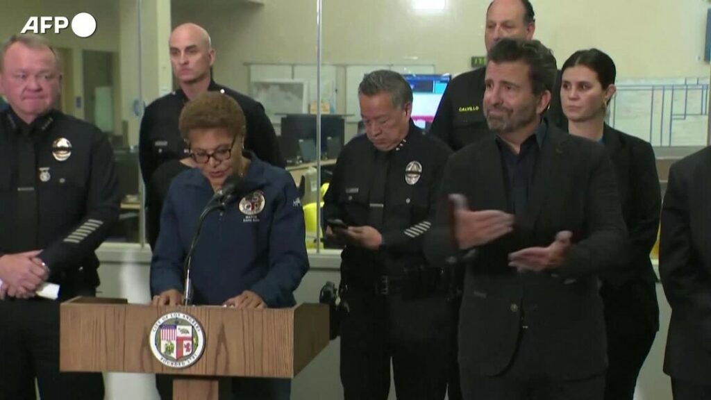 La sindaca di Los Angeles impone il coprifuoco - Mondo