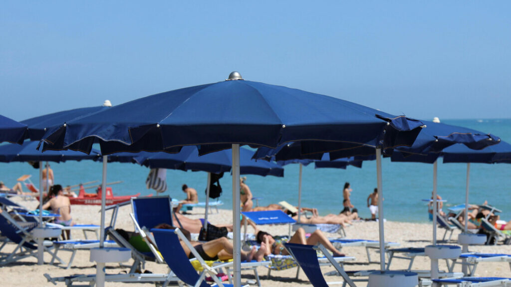 Le vacanze al mare costano il 5,5% in più, pesano i trasporti e i ristoranti - Notizie