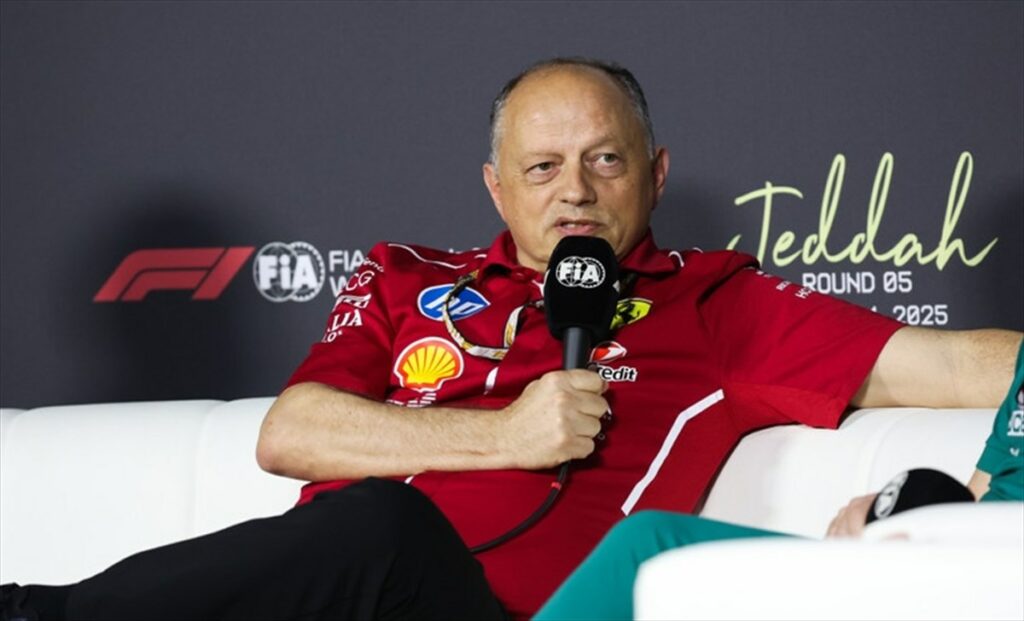 Ferrari, Vasseur cauto: «Novità? Giornata caotica, vedremo». E sul suo futuro rivela...