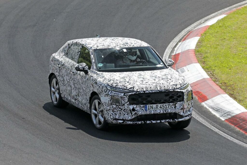 Nuova Audi Q3 Sportback: il SUV coupé si fa vedere al Nürburgring in veste definitiva [Foto Spia] - News