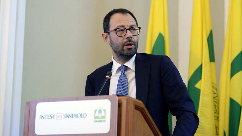 Patuanelli (M5S), chi controlla il cibo controlla le persone - Notizie