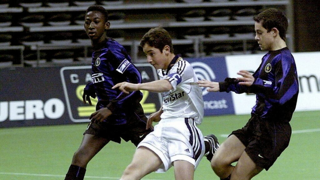 Pulmino va a fuoco, illesi calciatori giovanili dell’Inter – Notizie Pulmino va a fuoco, illesi calciatori giovanili dell'Inter - Notizie
