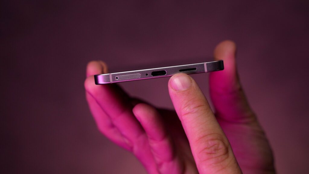 Recensione Samsung Galaxy S25 Edge, sottile è sottile ma quanti è Legale?!