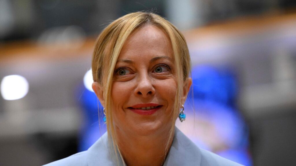 Sondaggi politici, FdI sopra quota 30%. Flessione per il Pd Sondaggi politici, FdI sopra quota 30%. Flessione per il Pd