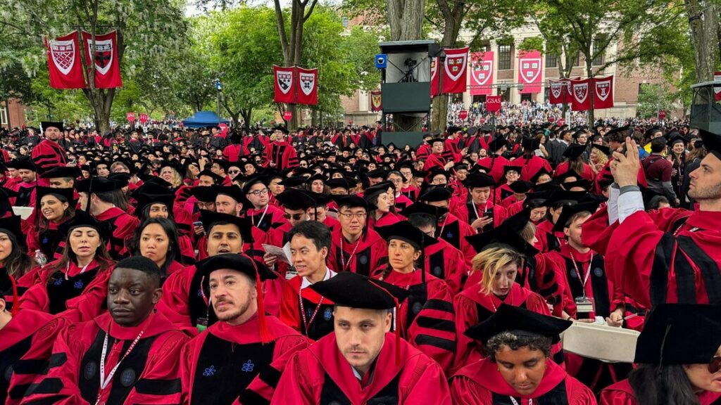 Vittoria di Harvard contro Trump: 'Può ospitare studenti stranieri' - Notizie
