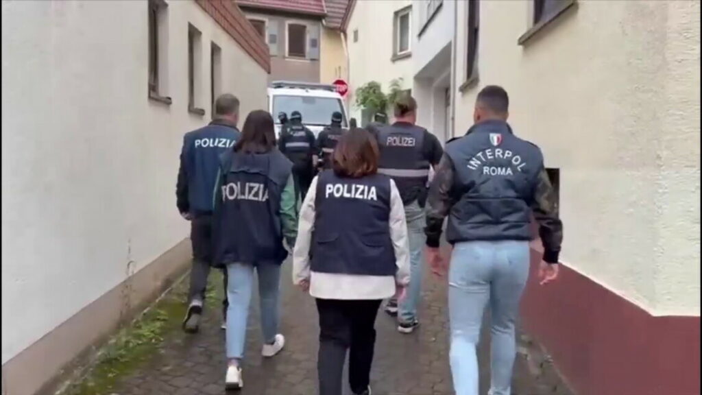 Accoltellò alla gola un bimbo che si era ribellato alla violenza sessuale, arrestato un torturatore di migranti - Notizie