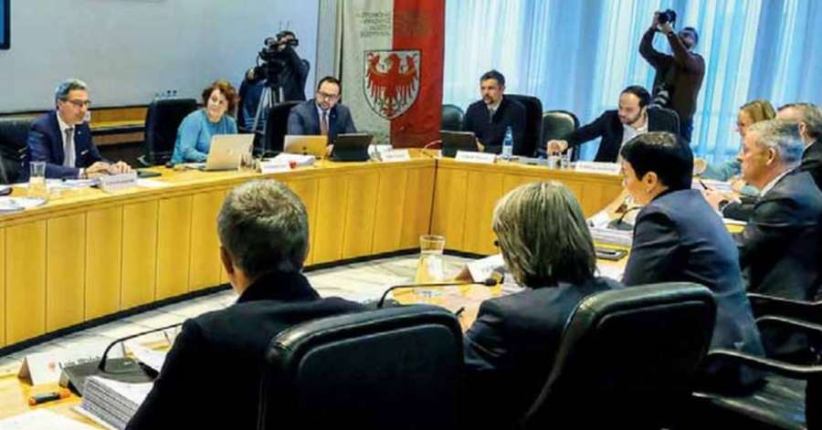 Alleati, gelo tra Svp e Fratelli d’Italia. Galateo: «Non accetto esami su di me» – Cronaca Alleati, gelo tra Svp e Fratelli d'Italia. Galateo: «Non accetto esami su di me» - Cronaca