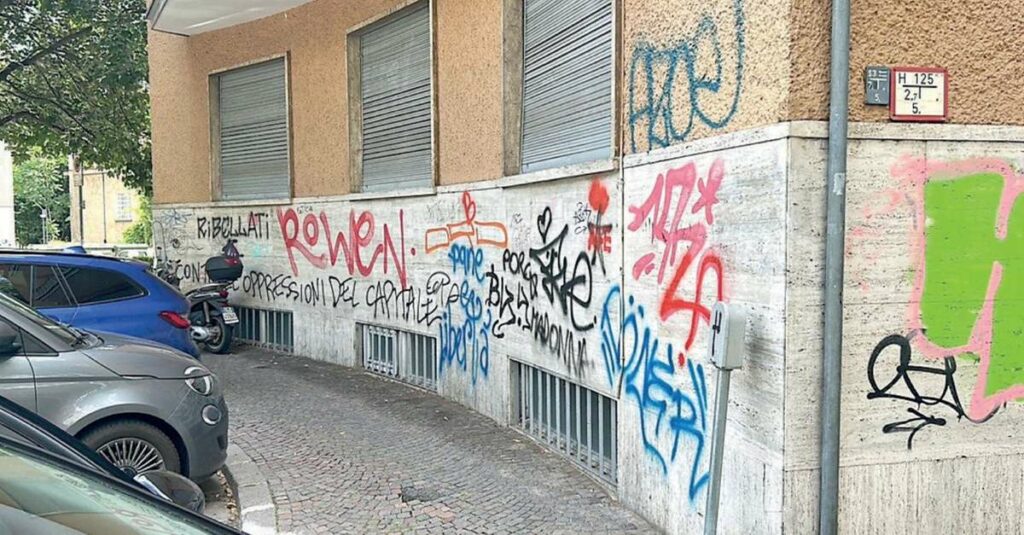 Bolzano, stop al degrado: nuove regole per graffiti e vetrine - Cronaca