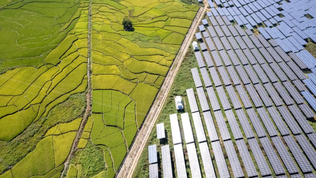 Cina: superati i 1.000 GW di capacità solare installata