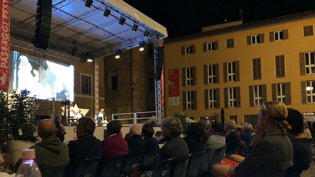 Concluso Passaggi Festival, 93 libri presentati e 200 relatori - Libri - Il libro in piazza