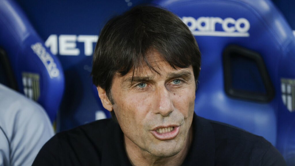 Conte incontra i tifosi 'chi è umile è intelligente' - Calcio