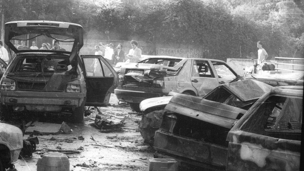 Dagli archivi dell'ANSA il racconto dell'attentato a Paolo Borsellino e ai 5 agenti della scorta - Notizie