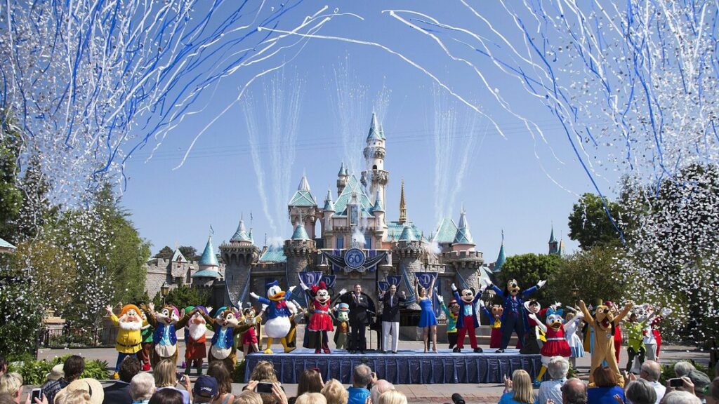 Disneyland, i 70 anni del 'posto più felice del mondo' - Cinema
