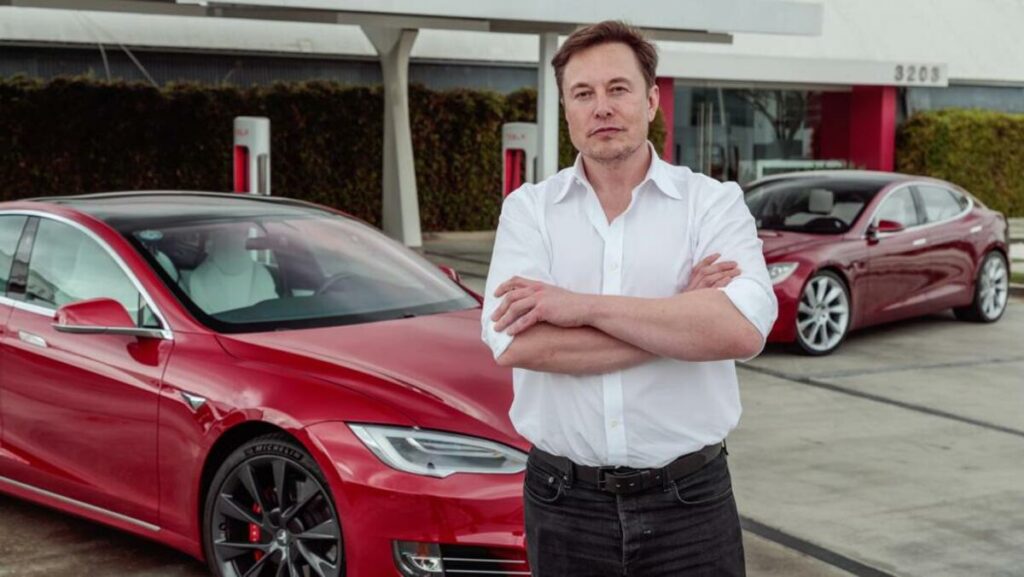 Elon Musk accende il dibattito sull’elettrico: “La gente vuole l’auto elettrica, ma non può permettersela” - Elettrico