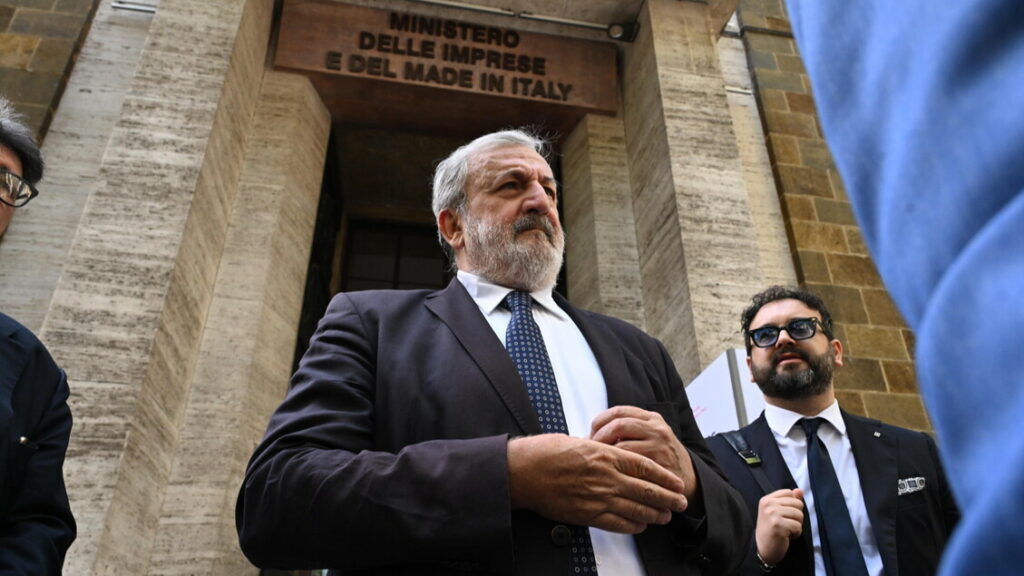 Ex Ilva: Emiliano, ipotesi accordo senza esprimersi su nave - Notizie
