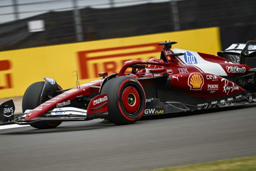F1. GP Silverstone 2025, risultati FP3: Leclerc comanda davanti a Piastri e Verstappen. Norris 4°, Hamilton penalizzato dalla bandiera rossa - Formula 1