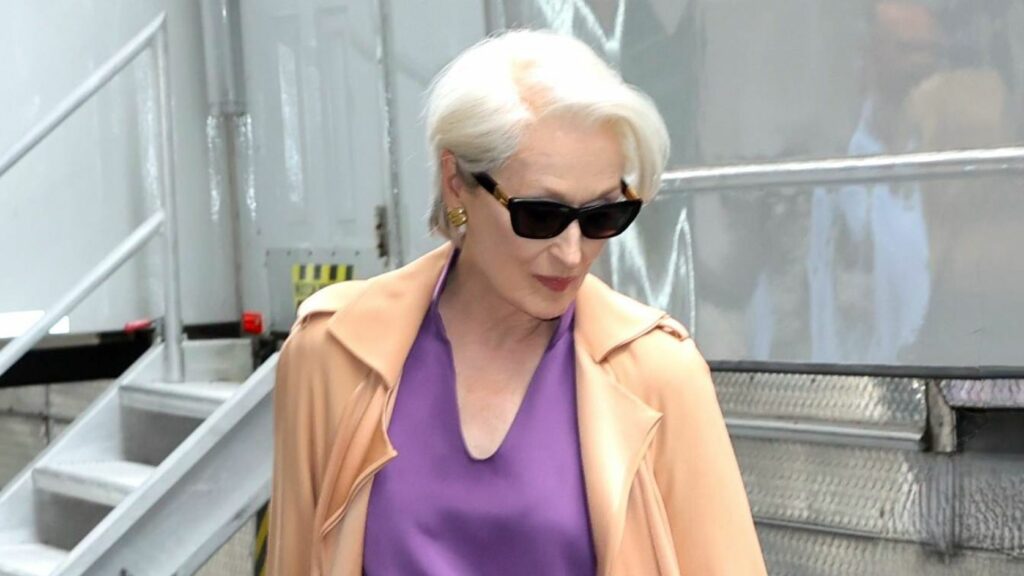 Fermi tutti, ecco il primo nuovo look di Miranda Priestly Fermi tutti, ecco il primo nuovo look di Miranda Priestly