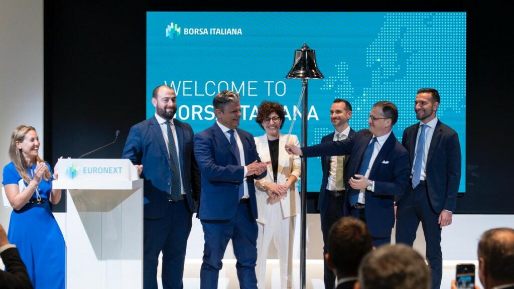 Il 'green bond' da 800 milioni di Fs debutta in Piazza Affari - Notizie