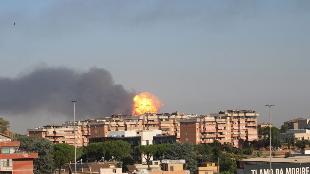 Incidente ad un distributore di benzina, forte esplosione a Roma. Almeno 10 i feriti - Notizie