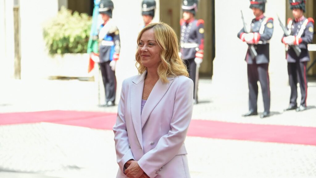 Ius scholae, Meloni a Forza Italia: “Non è nel programma, occupiamoci di altro”