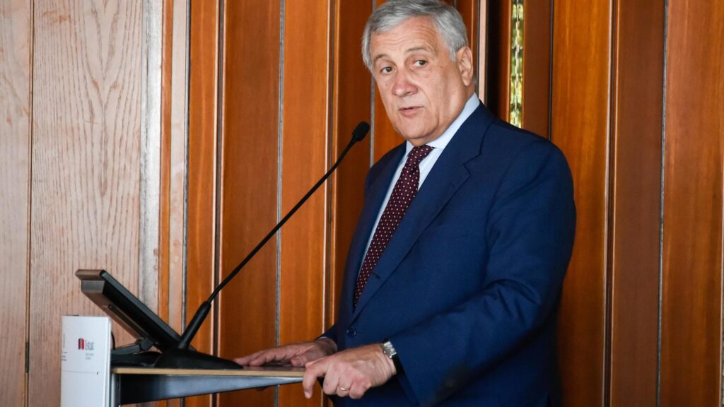 Ius scholae, Tajani: “Decido io se il capitolo è chiuso. E non lo è”. La Lega: “Non è una priorità”