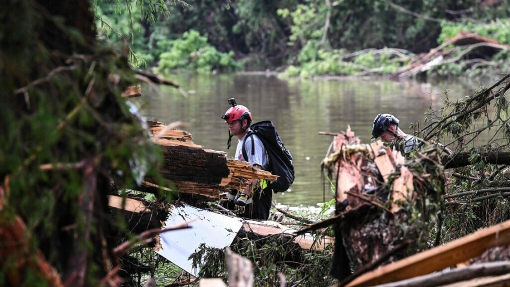 La tragedia in Texas, si temono quasi 100 vittime - Nord America
