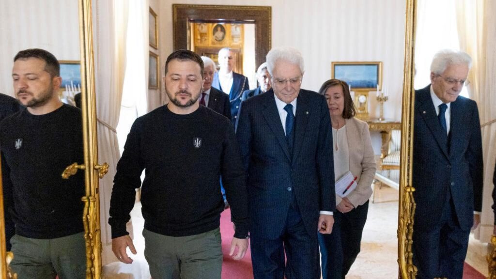 Mattarella a Zelensky: “Posizione dell’Italia ferma, pieno appoggio all’Ucraina”