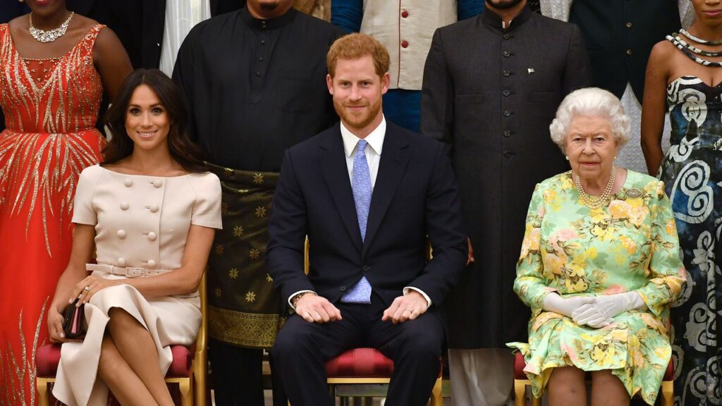 Prima di morire, una cugina della regina Elisabetta ha rivelato cosa la monarca pensava davvero di Harry e Meghan Vanity Fair Italia