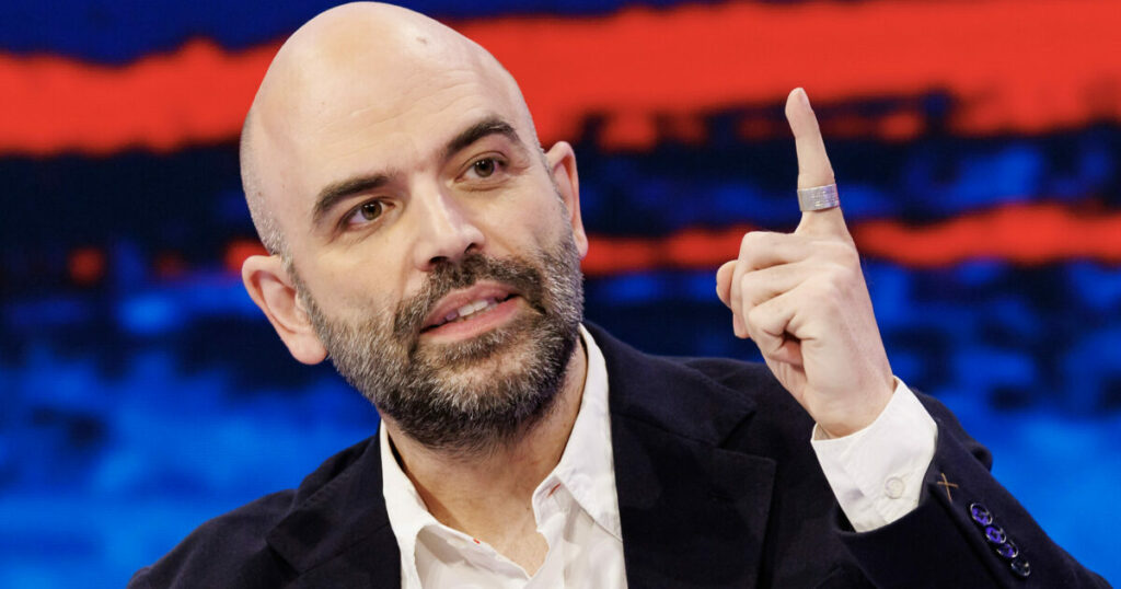 Roberto Saviano: “Ho tentato il suicidio ma mi ha salvato una scarica di diarrea, mi sono ca*ato addosso”. La confessione choc Roberto Saviano: “Ho tentato il suicidio ma mi ha salvato una scarica di diarrea, mi sono ca*ato addosso". La confessione choc
