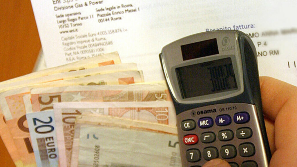 Scatta lo stop dell'Adi per un mese, 500 euro di sostegno a famiglia - Notizie
