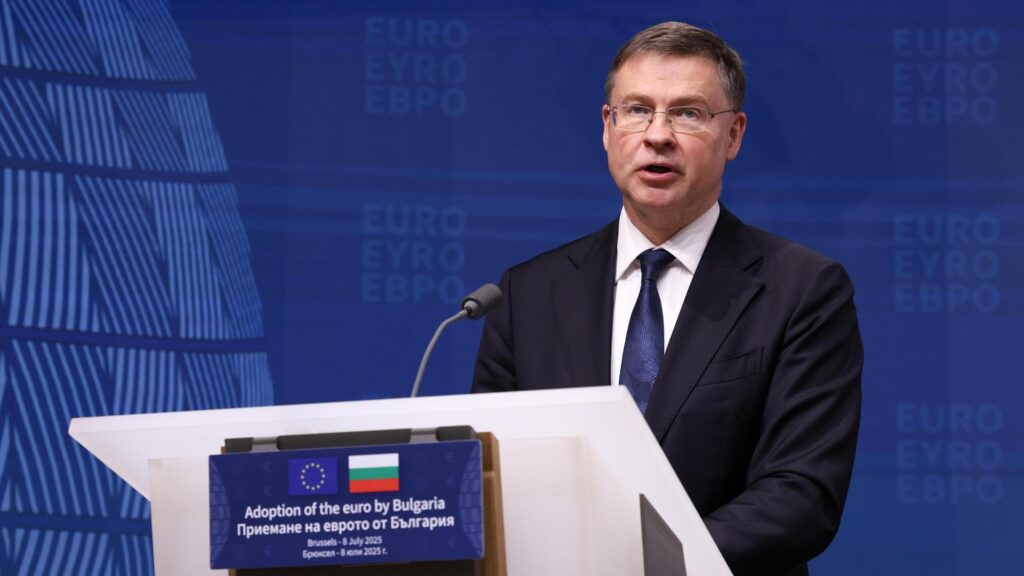 Spese per la difesa, Dombrovskis: “Ipotesi uscita dalla procedura di deficit per l’Italia”