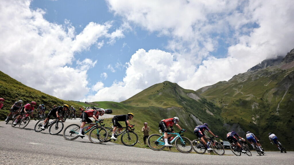 Tour: focolaio virale tra i bovini, accorciata la 19/a tappa - Ciclismo