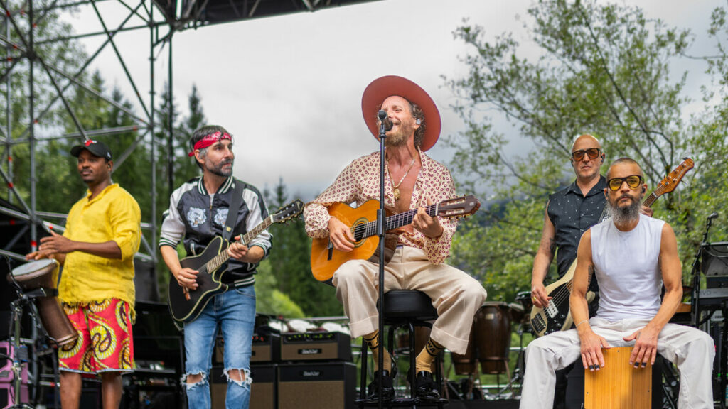 Tra bici, sole e pioggia, il concerto bike sold out di Jova - Musica