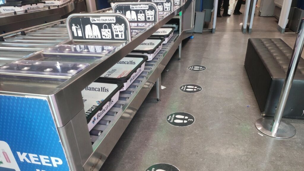 Ue: ‘Le nuove norme sui liquidi nei trolley valgono in 21 Paesi’ – Notizie Ue: 'Le nuove norme sui liquidi nei trolley valgono in 21 Paesi' - Notizie