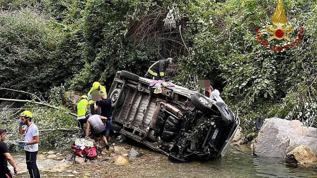 Vicenza, pulmino per disabili finisce nel torrente Agno: 8 feriti, due gravi Vicenza, pulmino per disabili finisce nel torrente Agno: 8 feriti, due gravi